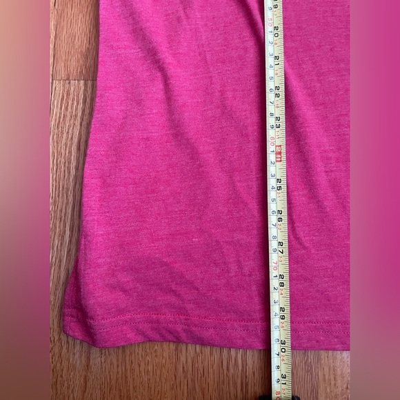 NWT! Hands High NHL Chicago Blackhawks Red Tshirt - Picture 8 of 8